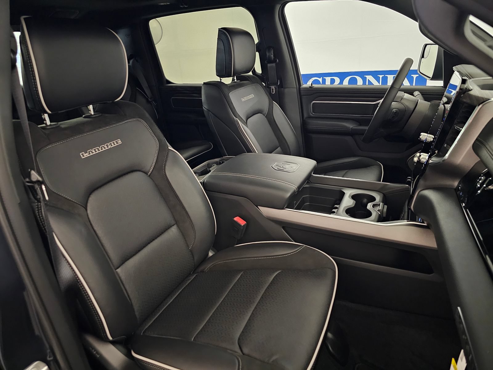 New 2026 RAM 1500 Laramie AWD/4WD image 23