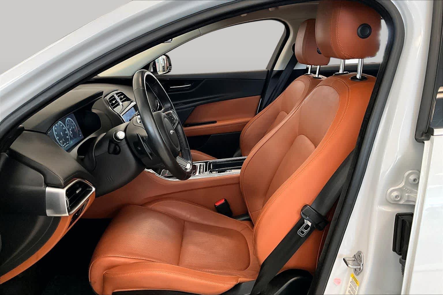 Used 2018 Jaguar XE Portfolio RWD image 7