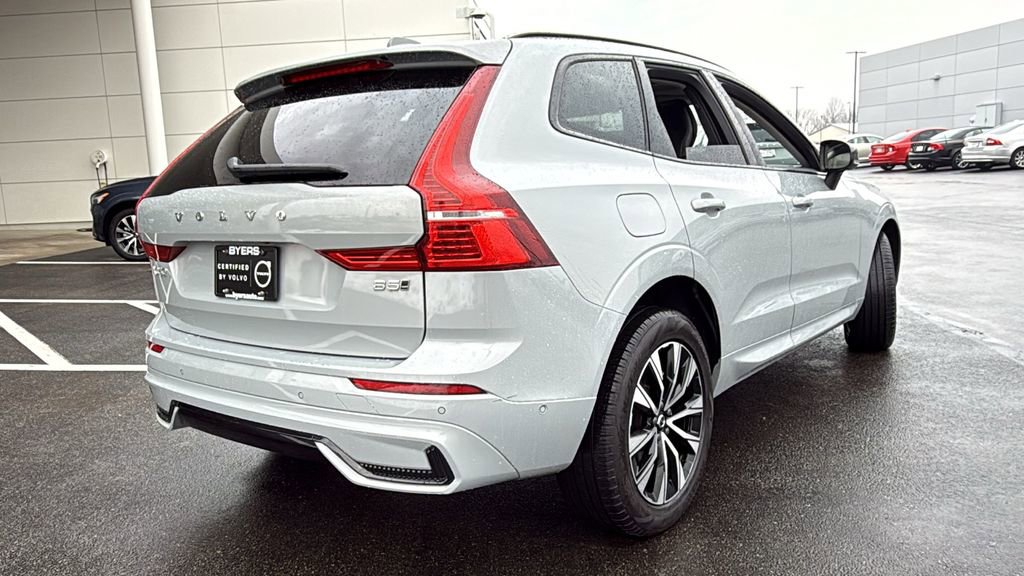 Certified 2025 Volvo XC60 B5 Plus image 3