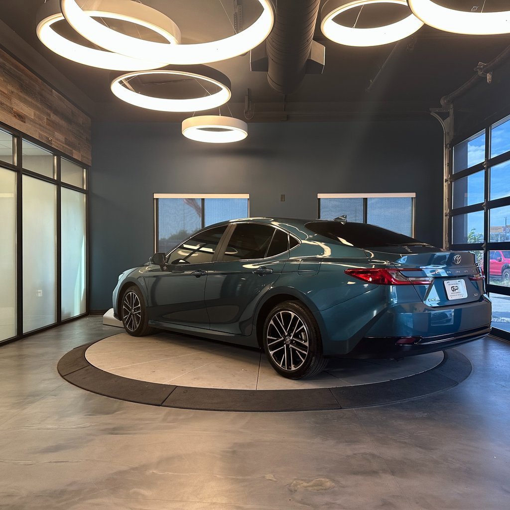 Used 2025 Toyota Camry XLE image 5
