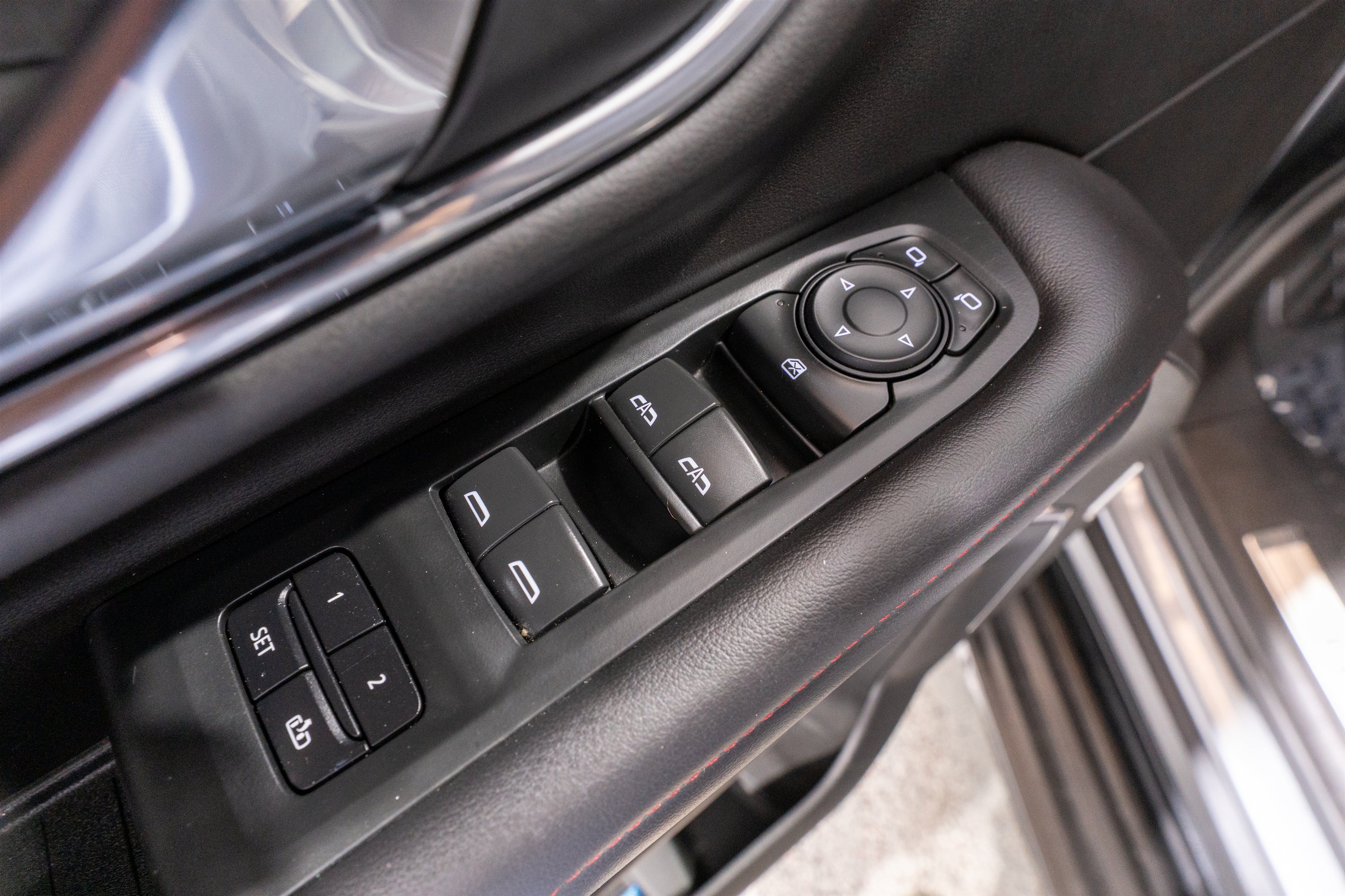 Used 2021 Chevrolet Suburban RST RWD image 13