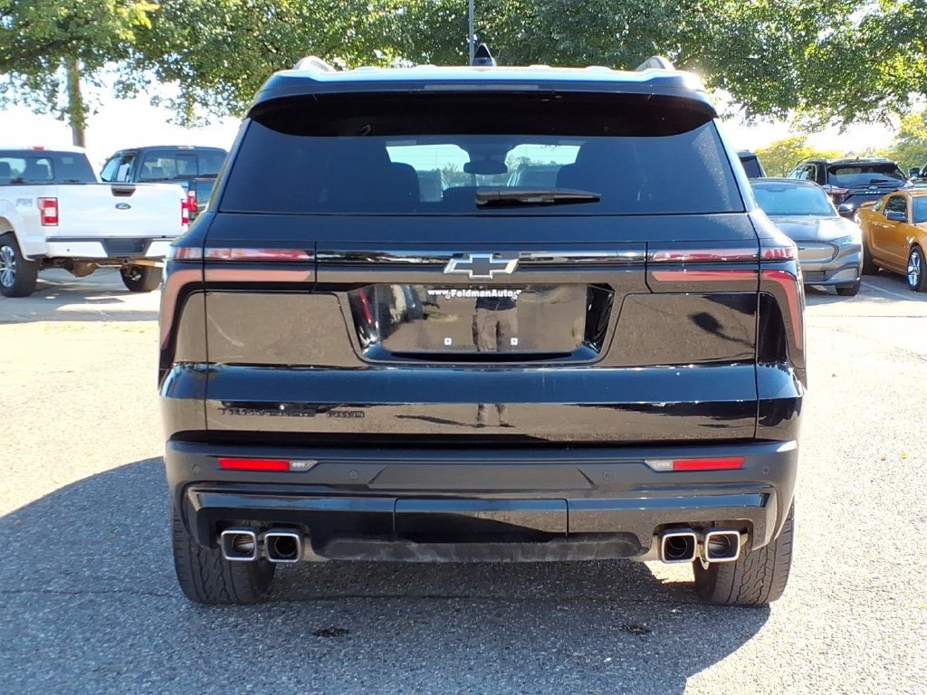 Used 2025 Chevrolet Traverse LT w/ Midnight/Sport Edition AWD/4WD image 5