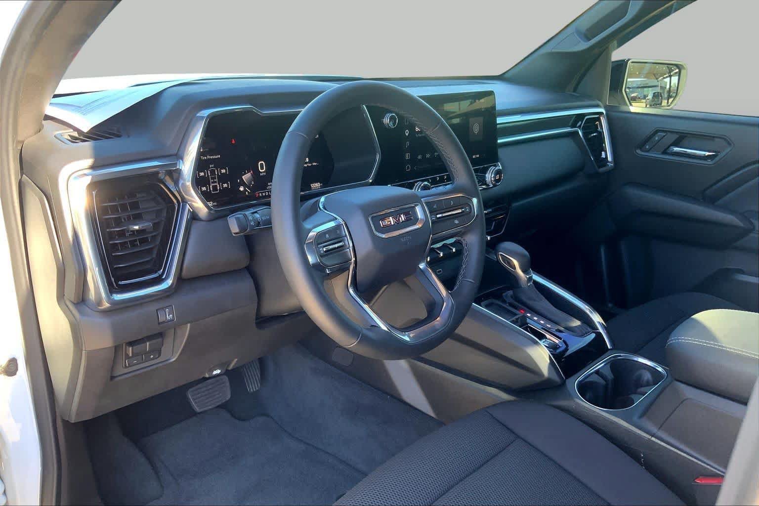 Used 2026 GMC Canyon Elevation w/ Convenience Package RWD image 16