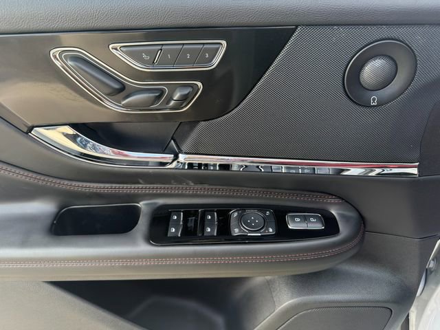 Used 2025 Lincoln Corsair Grand Touring w/ Equipment Group 302A image 18
