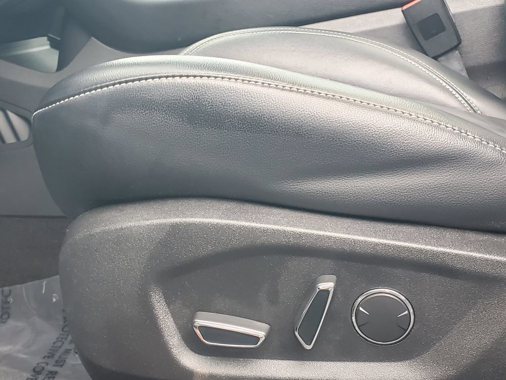 Used 2019 Ford Edge ST w/ Equipment Group 401A AWD/4WD image 7