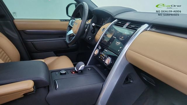Used 2024 Land Rover Discovery Metropolitan Edition AWD/4WD image 29