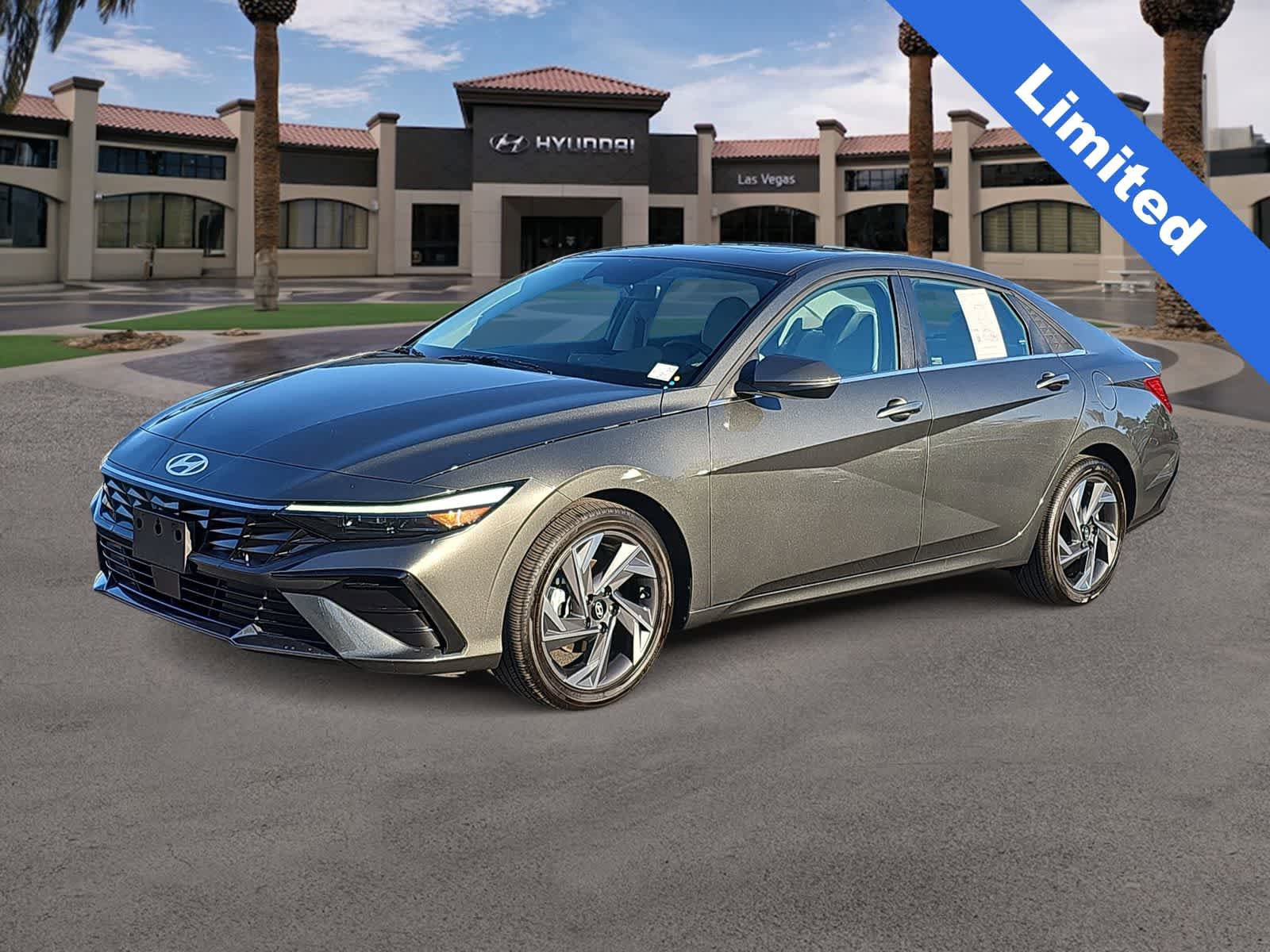 Used 2025 Hyundai Elantra Limited FWD image 4