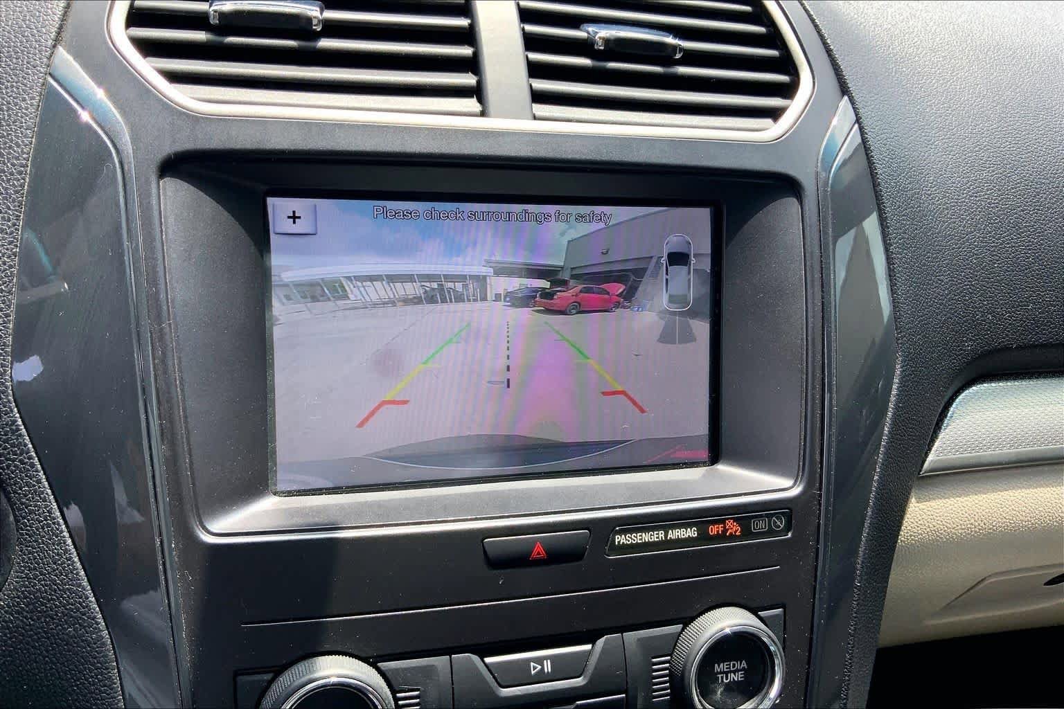 Used 2019 Ford Explorer XLT w/ Equipment Group 201A FWD image 26
