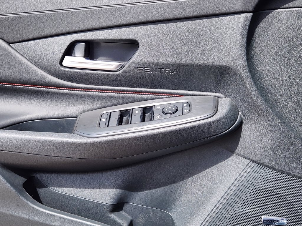 New 2027 Nissan Sentra SR w/ Floor Mat Package FWD image 12