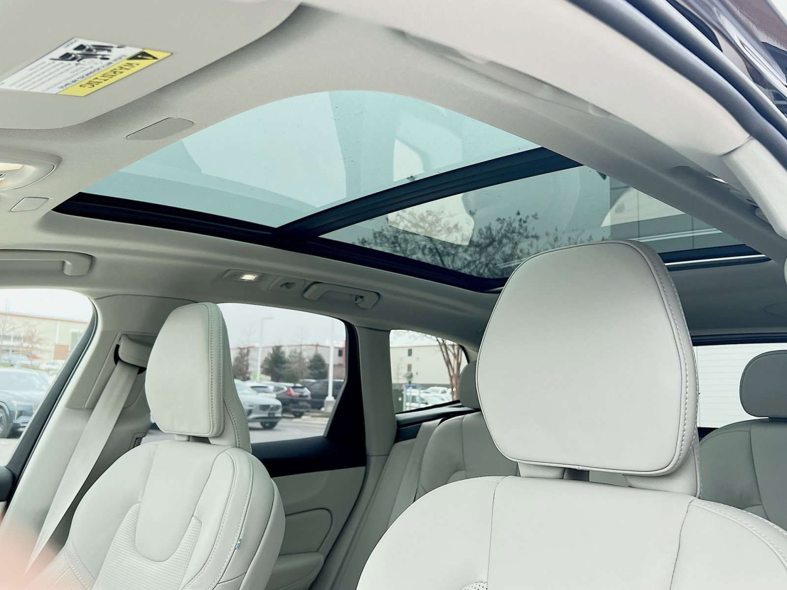 New 2026 Volvo XC60 B5 Ultra w/ Protection Package Premier image 23