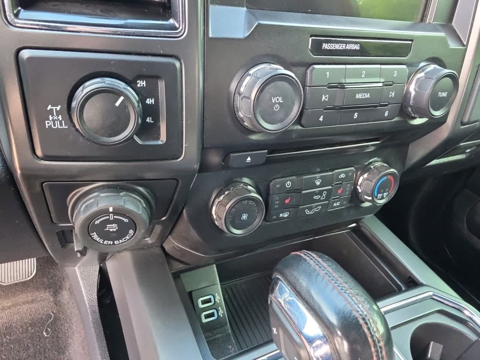 Certified 2018 Ford F150 XLT w/ Equipment Group 302A Luxury AWD/4WD image 28