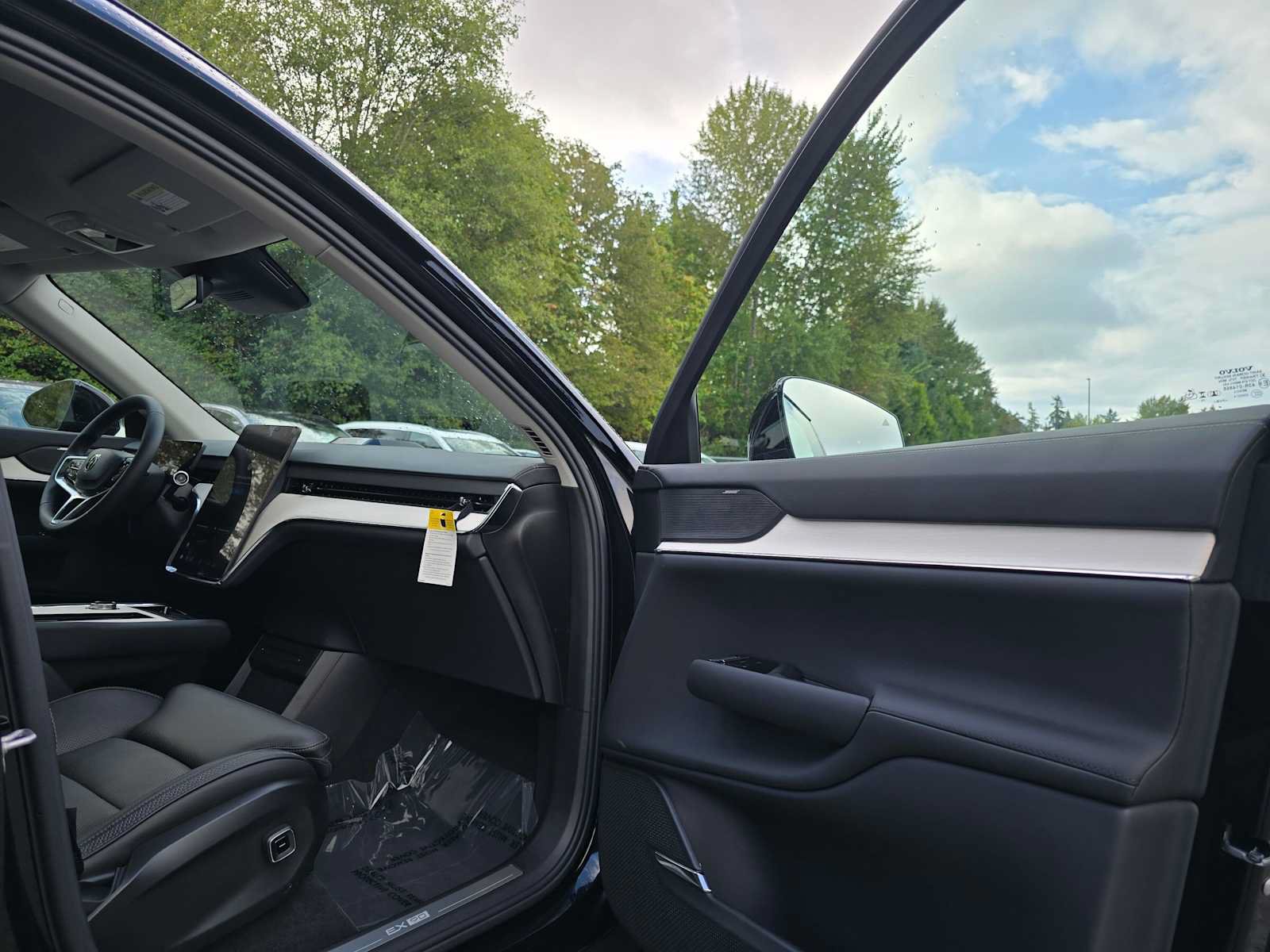New 2026 Volvo EX90 Ultra AWD/4WD image 11