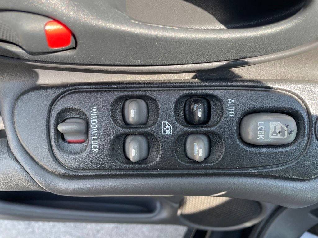 Used 2004 Pontiac Grand Am GT FWD image 11