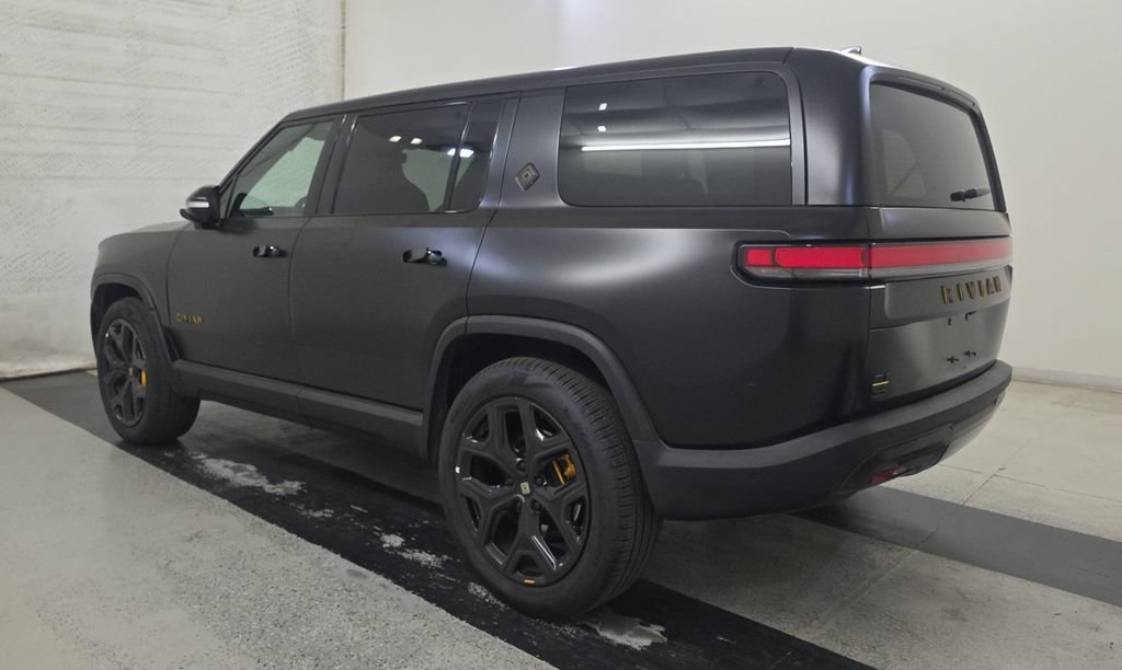 Used 2024 Rivian R1S Adventure AWD/4WD image 2