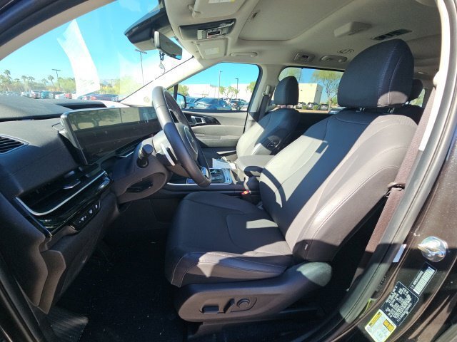 Used 2025 Kia Carnival SX Prestige FWD image 8
