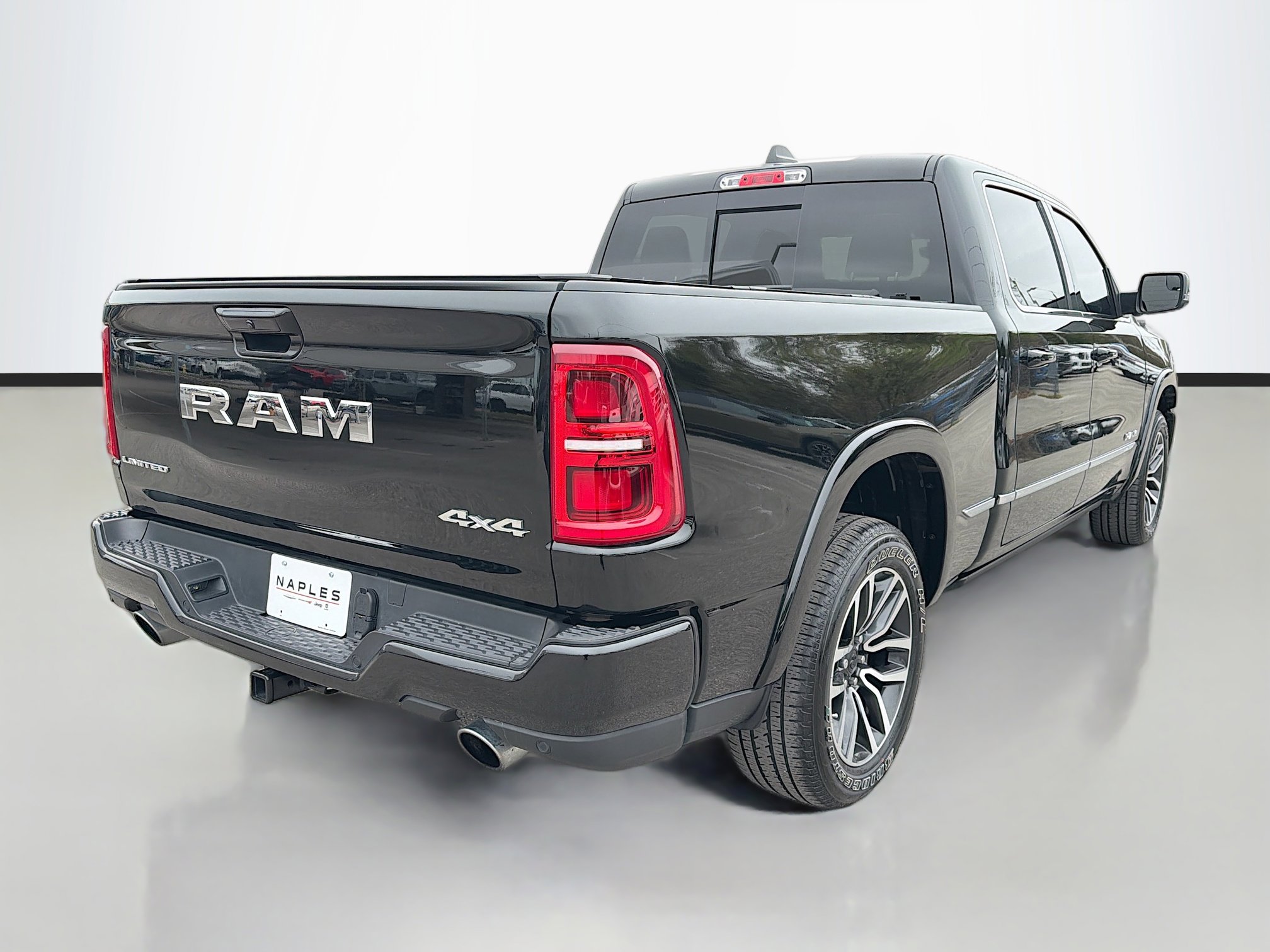 Used 2025 RAM 1500 Limited w/ Body Color Bumper Group image 3