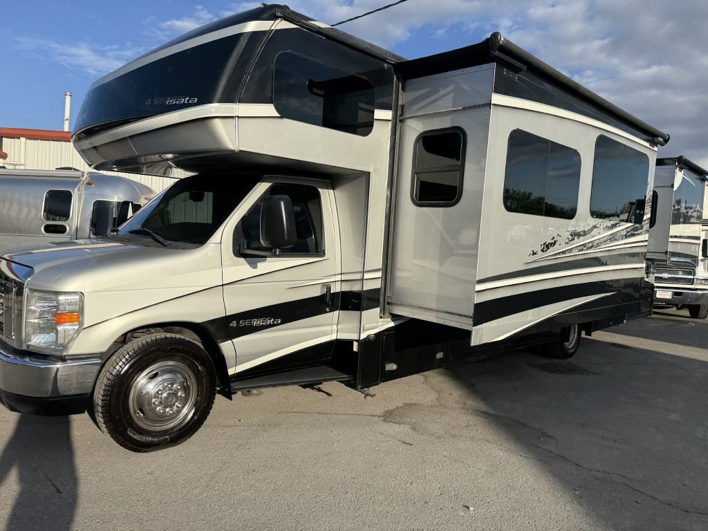 Used 2017 Ford E-450 and Econoline 450 Super Duty w/ Motorhome Prep Package RWD image 8