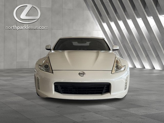 Used 2017 Nissan 370Z Touring RWD image 23