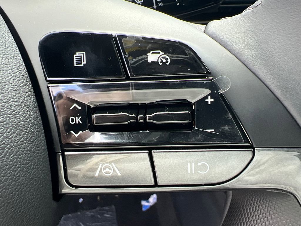 New 2025 Hyundai Elantra Sport image 25