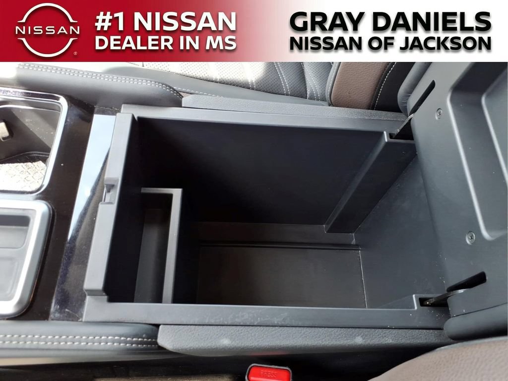 Certified 2025 Nissan Pathfinder Platinum FWD image 21