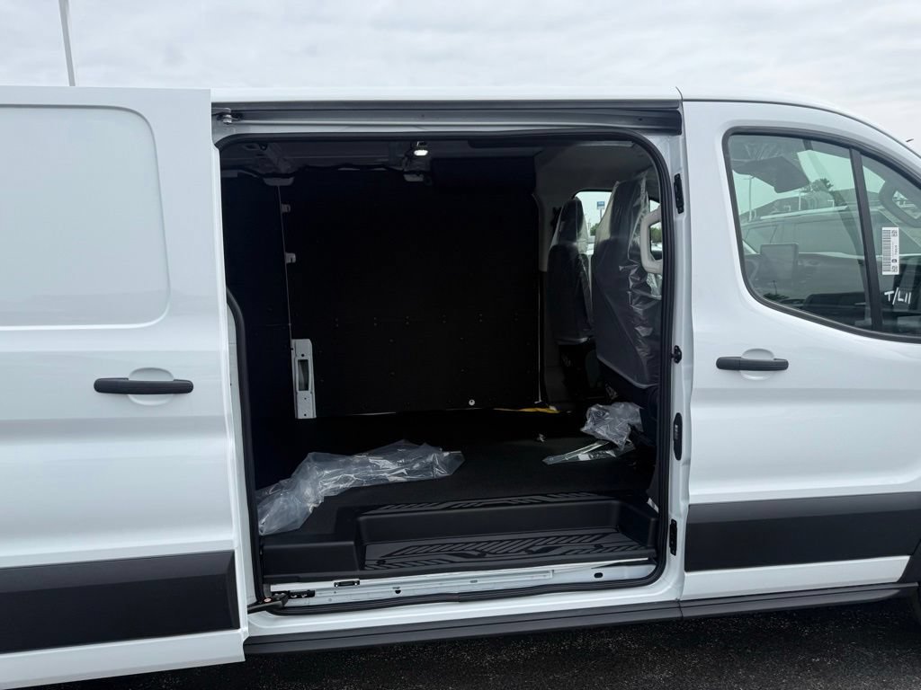 New 2026 Ford Transit 250 Low Roof w/ Load Area Protection Package RWD image 47