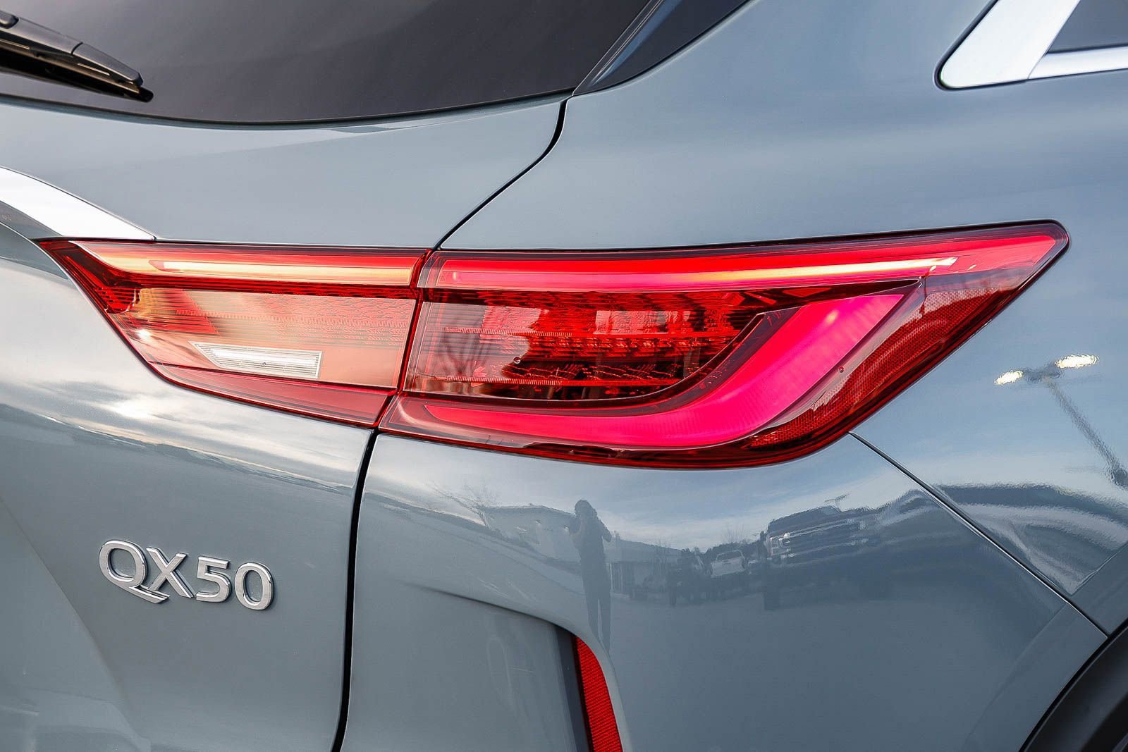 Used 2023 INFINITI QX50 Sensory image 8