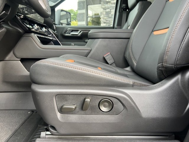 Used 2026 GMC Sierra 2500 AT4 w/ AT4 Premium Plus Package image 13