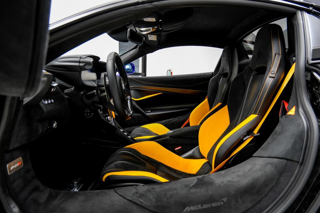 Used 2026 McLaren 750S Spider RWD image 10