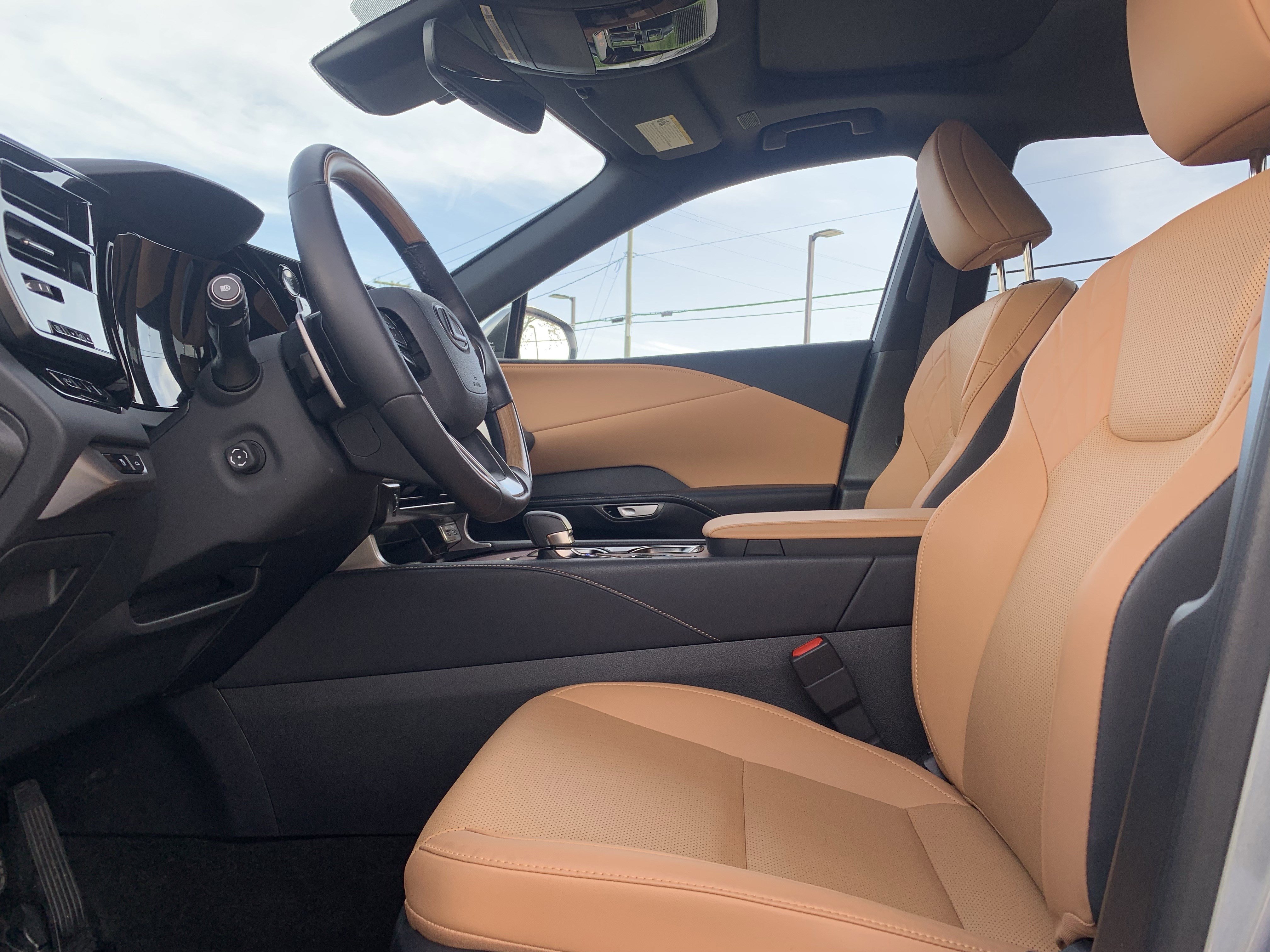 Used 2025 Lexus RX 350 Premium w/ Accessory Package (Z1) image 16