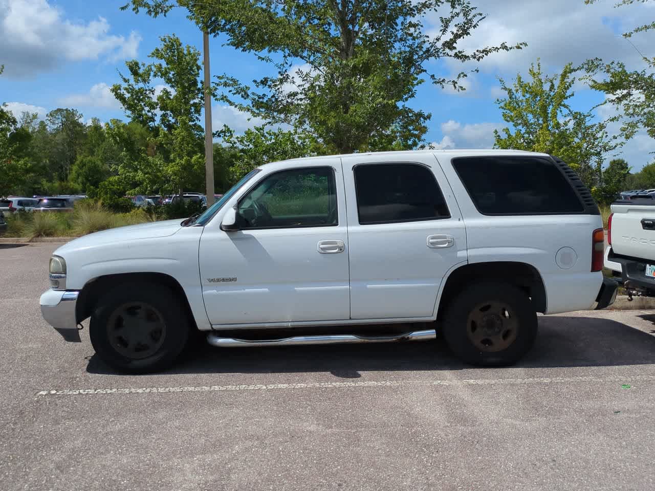 Used 2002 GMC Yukon SLT w/ SLT Equipment Group RWD image 3