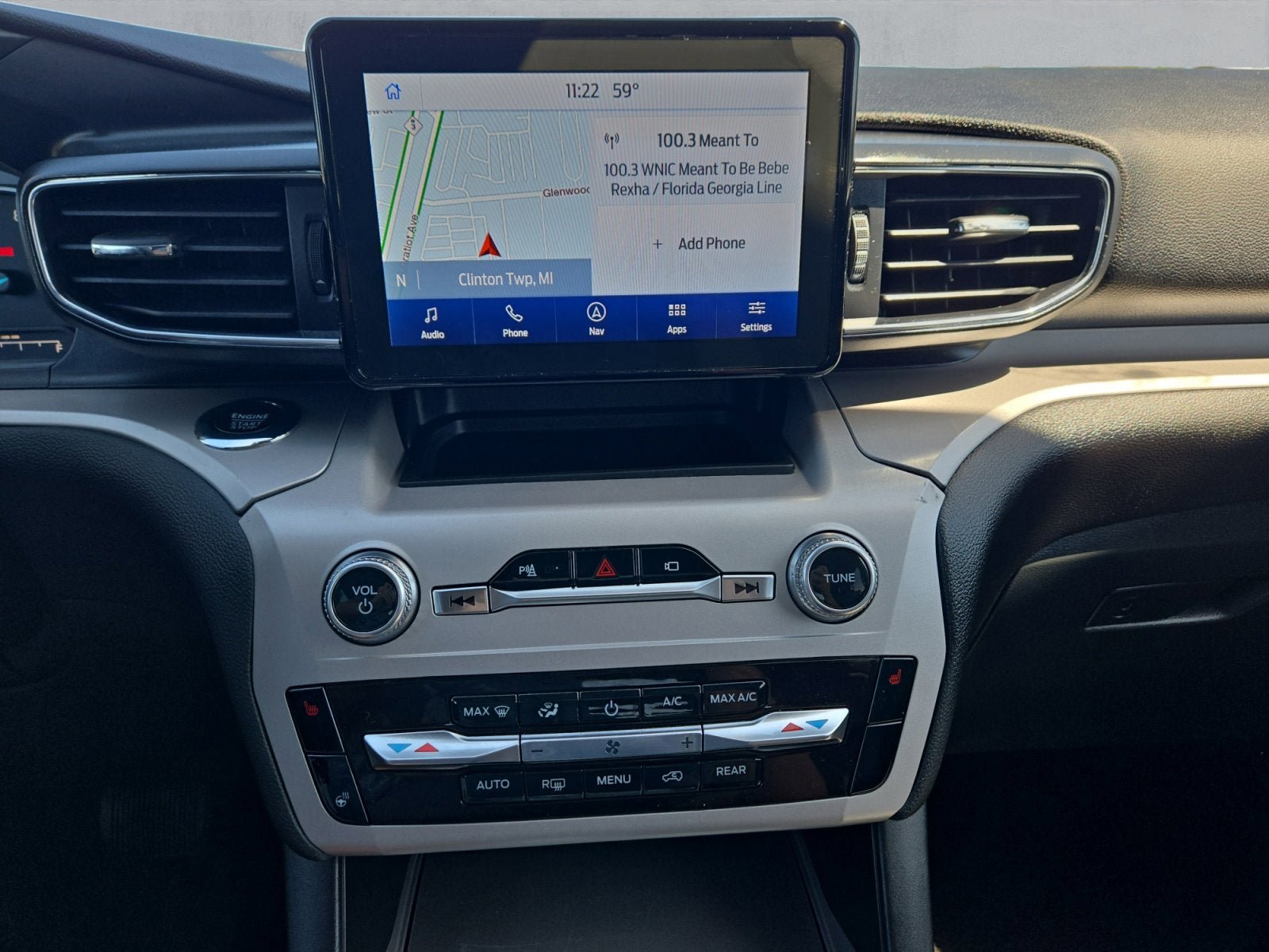 Used 2023 Ford Explorer XLT w/ Equipment Group 202A AWD/4WD image 17