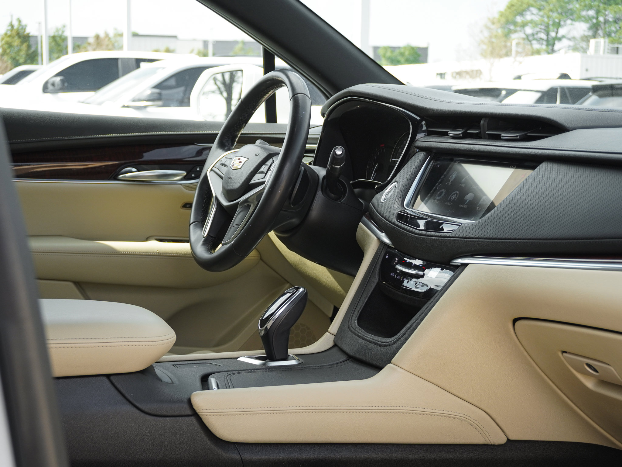 Used 2018 Cadillac XT5 Luxury w/ Driver Awareness Package image 35