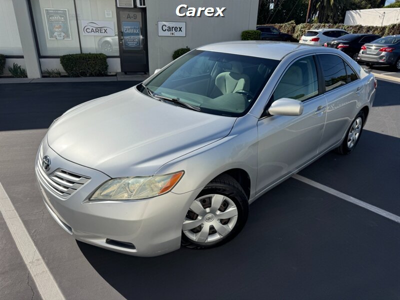 Used 2009 Toyota Camry LE FWD image 2