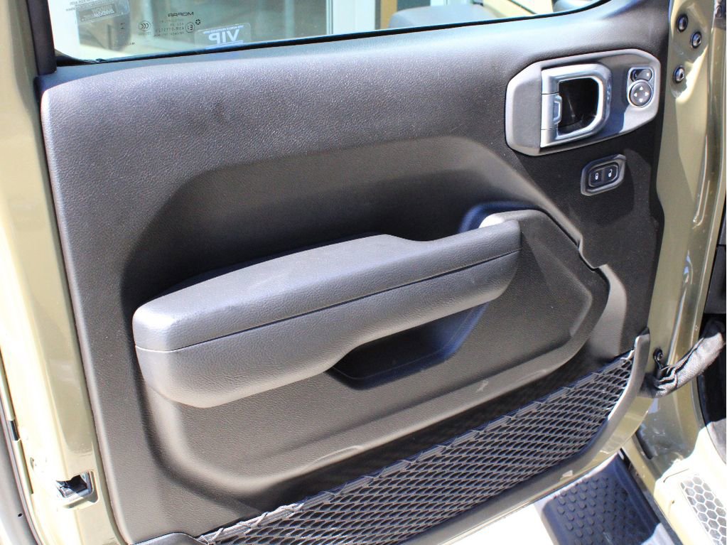 Used 2025 Jeep Wrangler Unlimited Sport AWD/4WD image 9