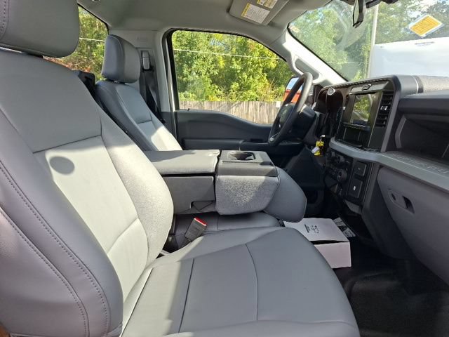 New 2026 Ford F550 4x4 Regular Cab Super Duty w/ XL Chrome Package image 25
