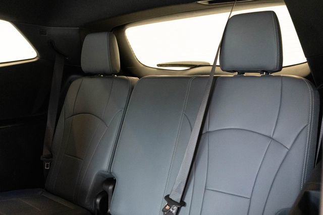 Used 2024 Buick Enclave Premium image 20