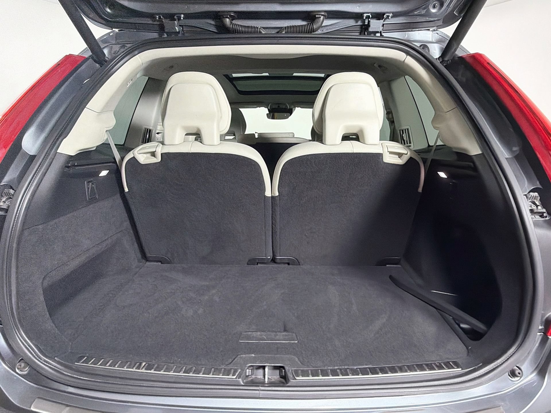 Used 2020 Volvo XC90 T5 Momentum w/ Protection Package Premier AWD/4WD image 26