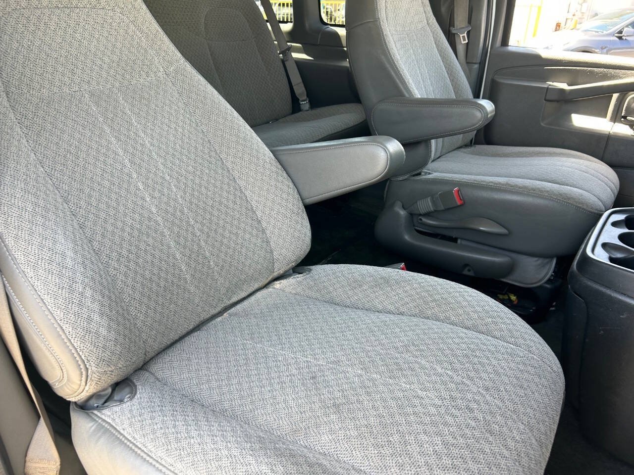 Used 2019 Chevrolet Express 3500 LT w/ LT Preferred Equipment Group RWD image 12
