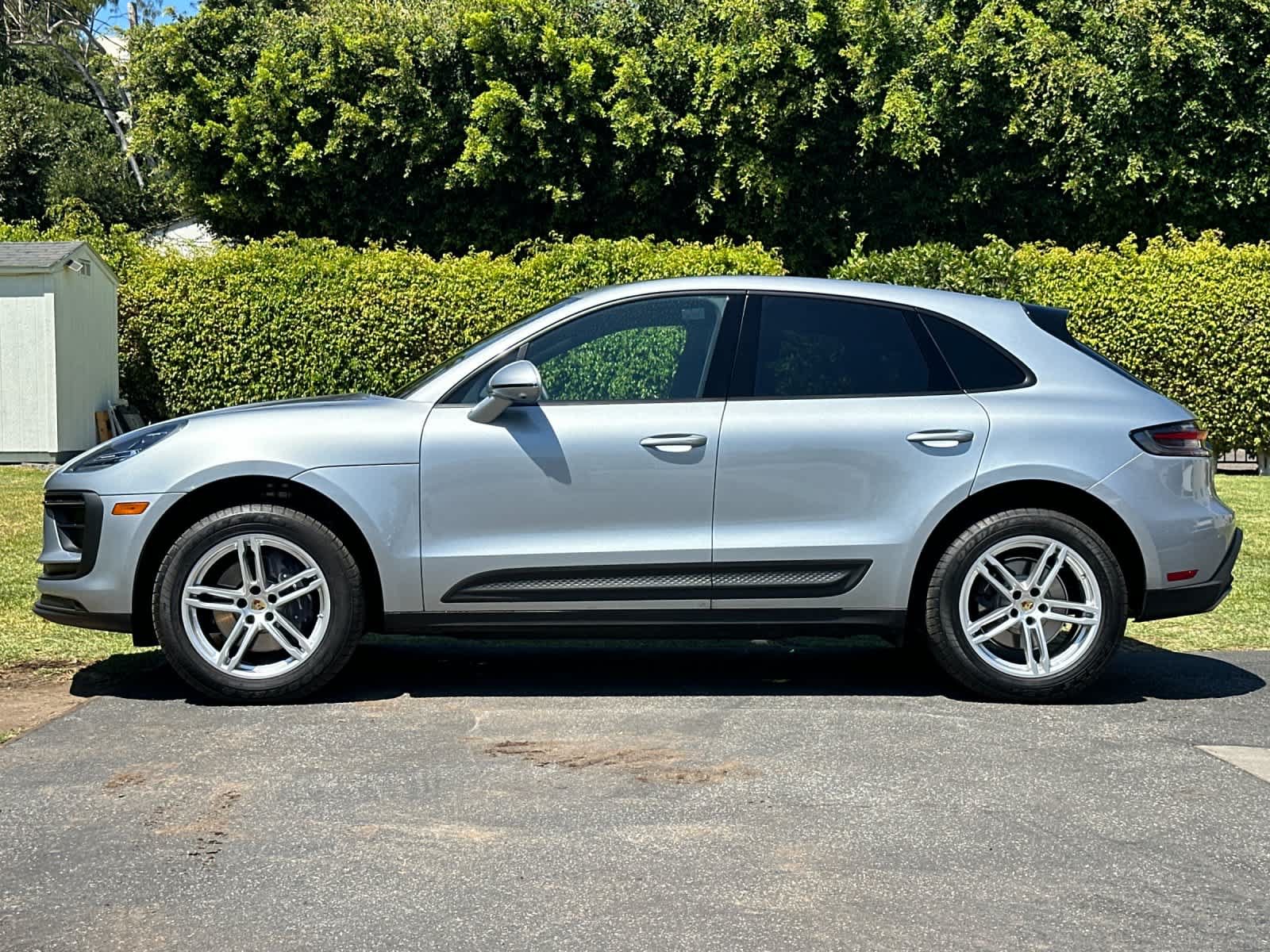 Used 2026 Porsche Macan AWD/4WD image 2