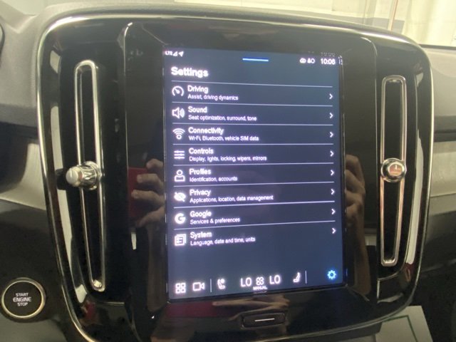 Certified 2025 Volvo XC40 B5 Ultra w/ Protection Package Premier image 22