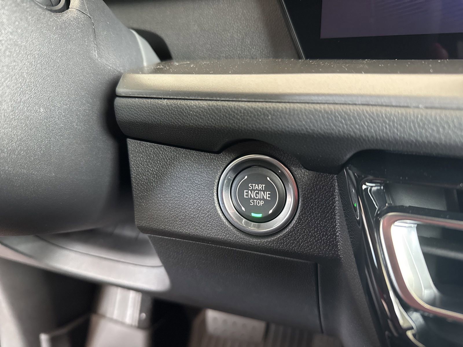 New 2026 Chevrolet Traverse LT w/ Driver Confidence Package image 32