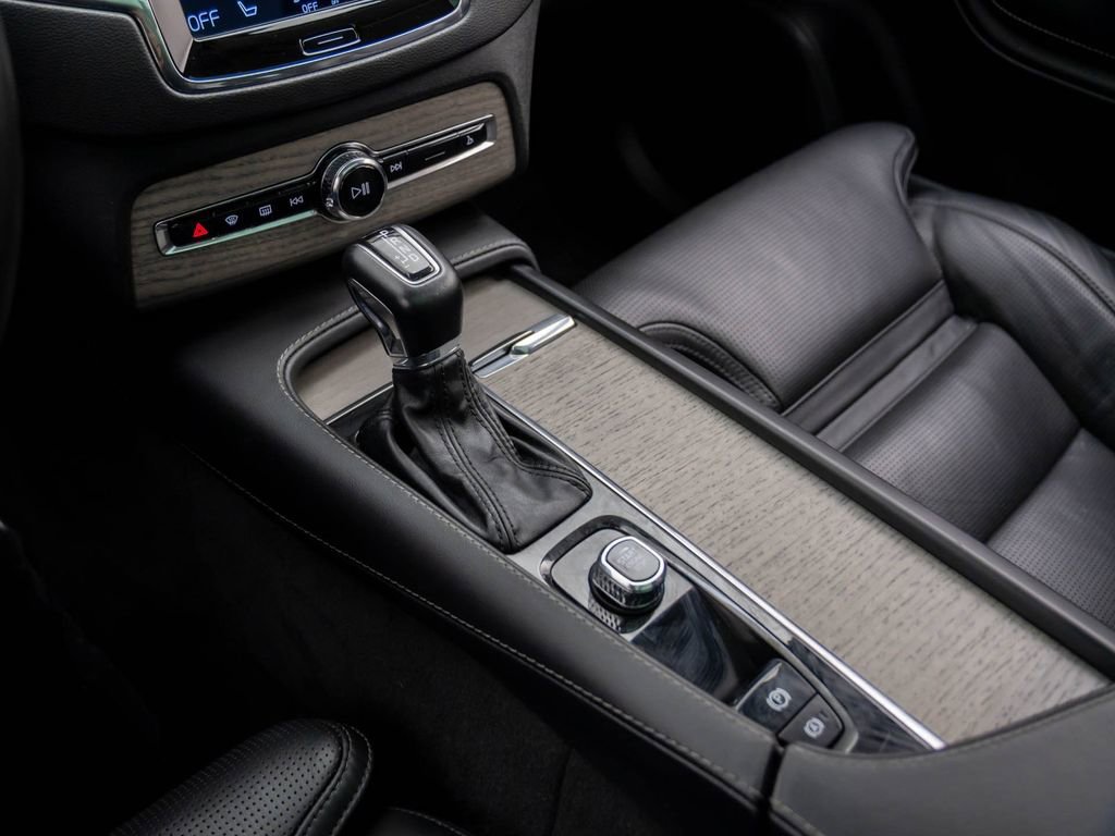 Used 2022 Volvo XC90 T6 Inscription w/ Advanced Package image 12