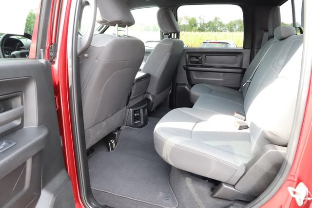 Used 2024 RAM 3500 Tradesman w/ Chrome Appearance Group AWD/4WD image 16