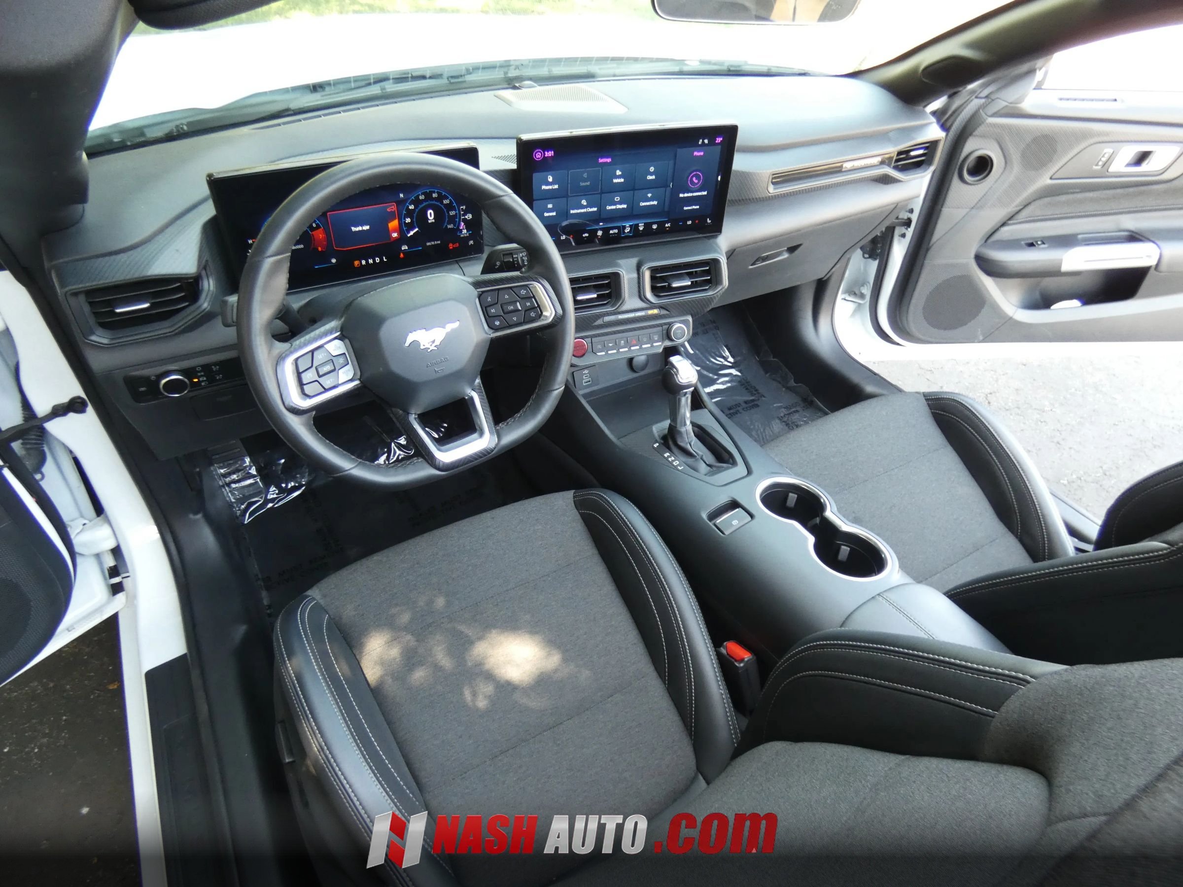 Used 2024 Ford Mustang Convertible RWD image 23