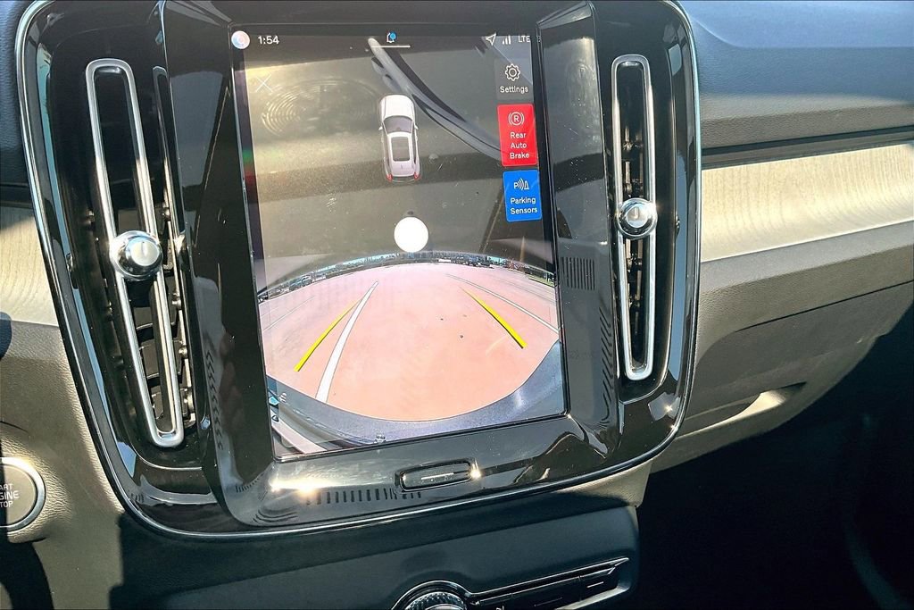 New 2026 Volvo XC40 B4 Core image 27