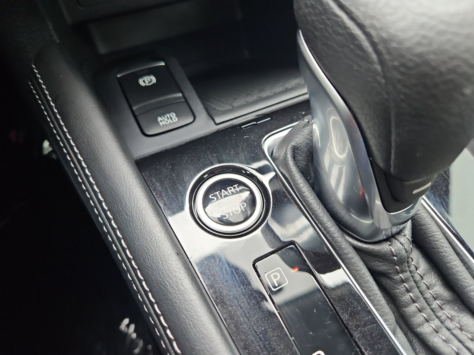 Used 2023 Nissan Kicks SR w/ SR Premium Package FWD image 22