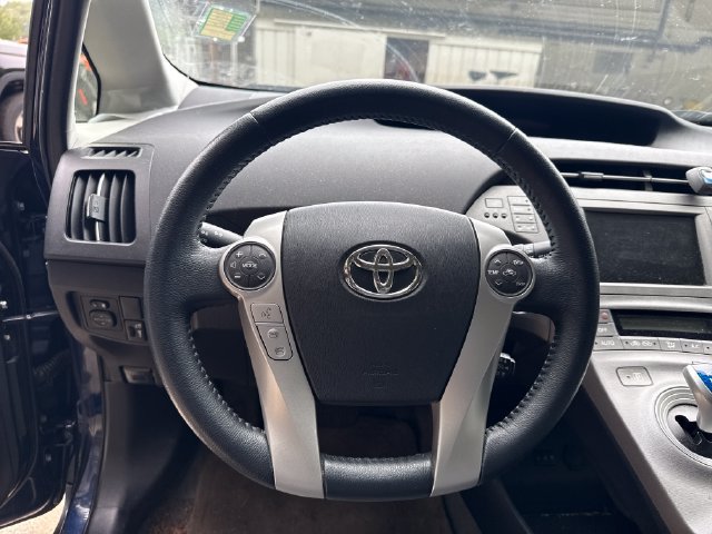 Used 2015 Toyota Prius Four w/ Deluxe Solar Roof Package FWD image 16