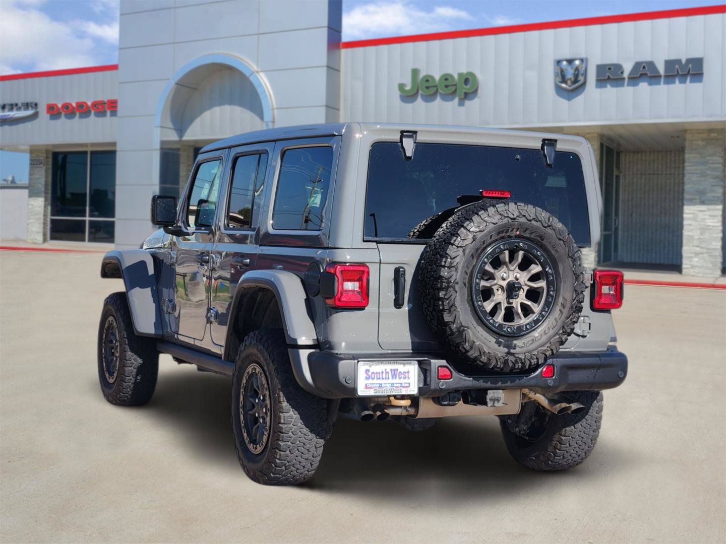 Used 2021 Jeep Wrangler Unlimited Rubicon w/ Trailer Tow Package AWD/4WD image 4