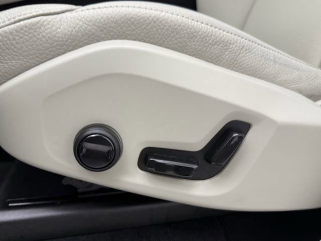Certified 2024 Volvo XC90 T8 Plus w/ Protection Package Premier image 26