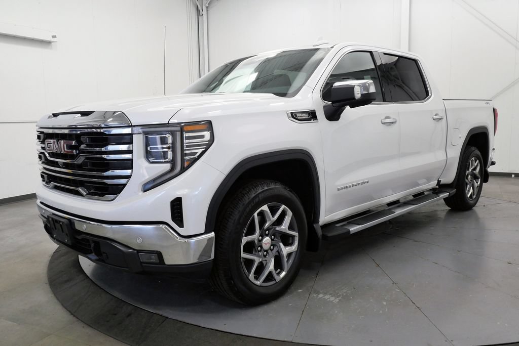 Used 2023 GMC Sierra 1500 SLT w/ SLT Premium Plus Package AWD/4WD image 3